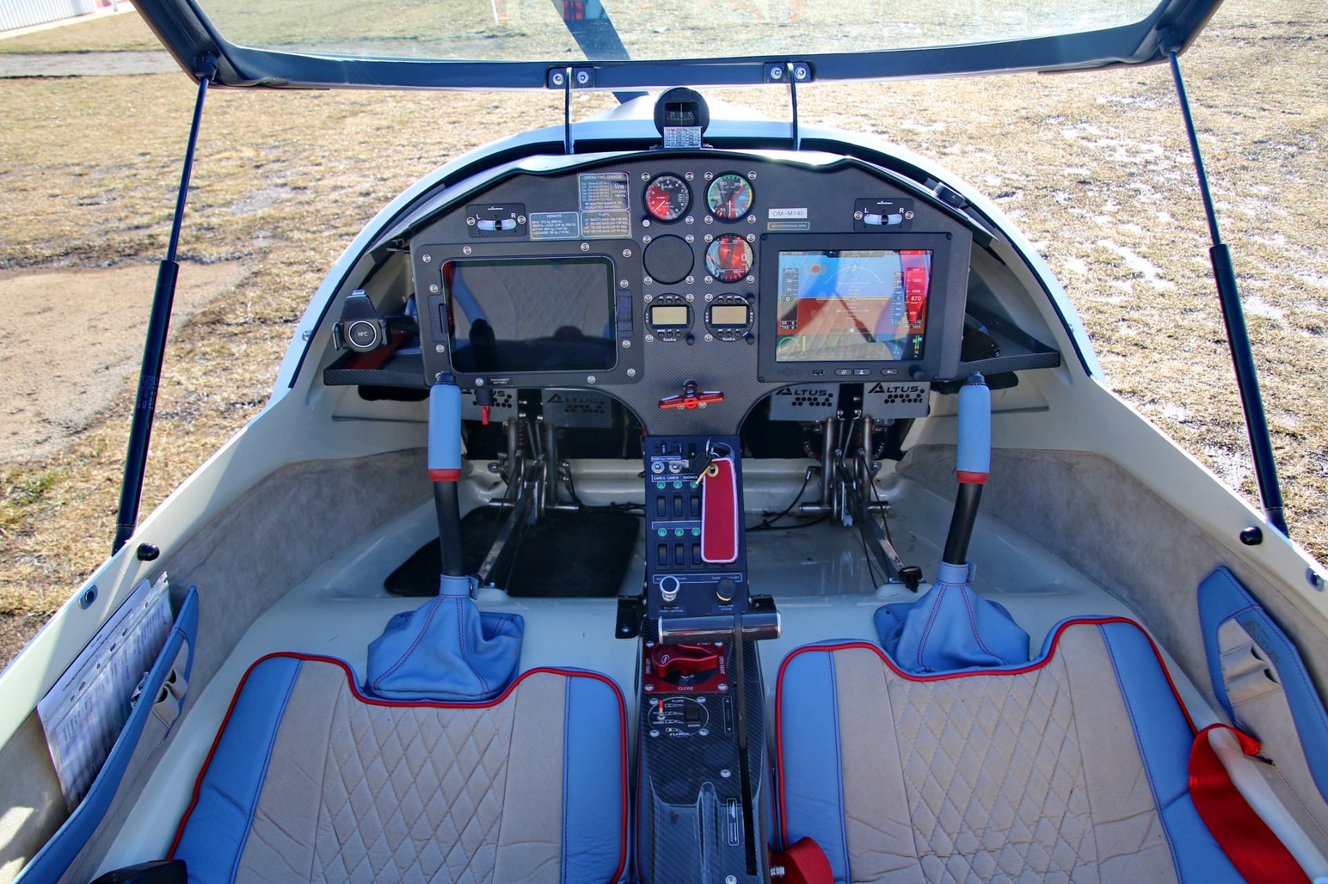 Altus cockpit